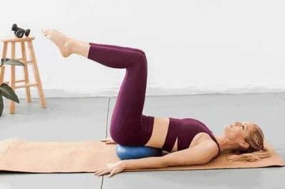 健身房腿部训练动作详解：4个简单动作增强腿部力量