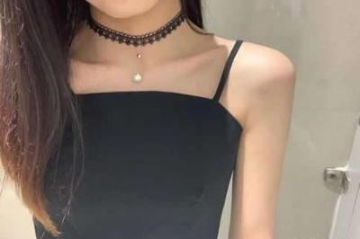 直角肩是天生的吗 健身女生怎么练出直角肩