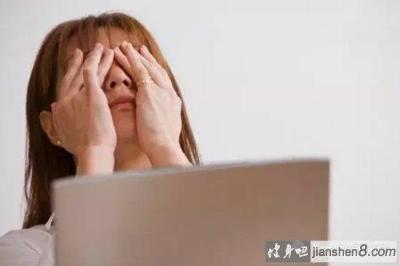 没时间去健身房?在家怎么健身翘臀