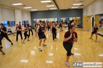 搏击操教学视频:既能减肥又能释放压力?