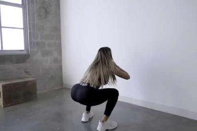 女性家庭健身动作有哪些？这些动作帮你在家轻松锻炼